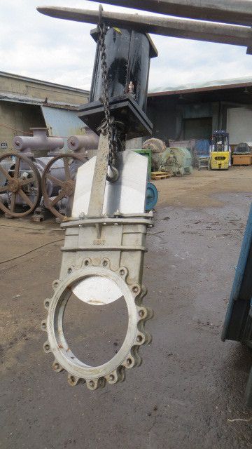 Flow Control Components FCC 18"-150 knife gate valve actuated