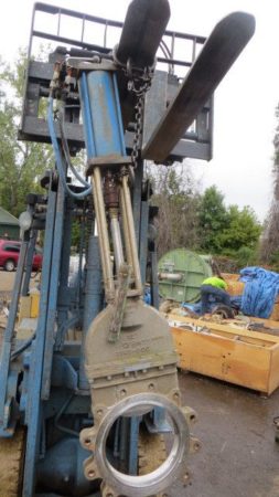 Velan 12"-150 knife gate valve actuated