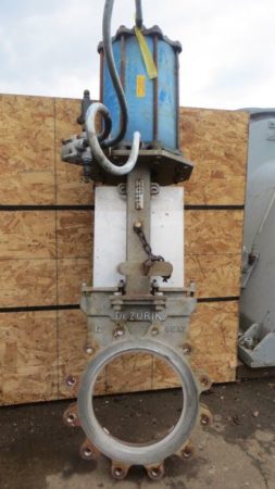 Dezurik 12"-150 knife gate valve with actuator