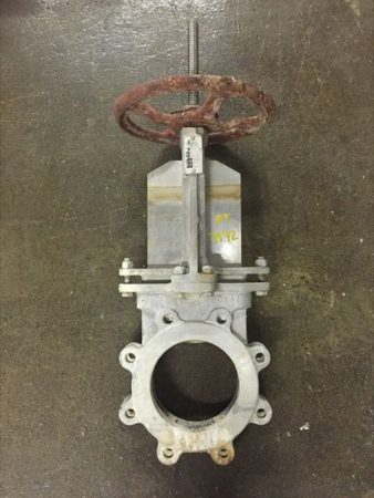 FCC 6″-150 knife gate valve, hand wheel operated
