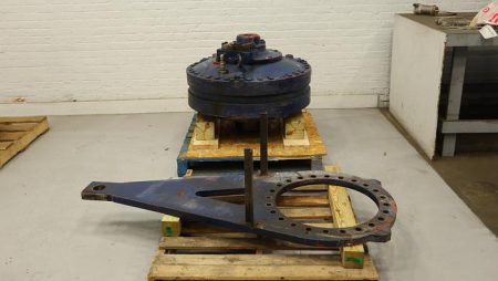 Hagglunds MB 283 N 01 00 Drive, 17768 Cm3/r Displacement, 350 bar Pressure, Rated Speed 38 R/min